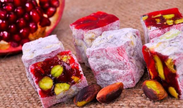 طرز تهیه مسقطی انار خوش‌رنگ و خوش‌طعم؛ دسر مخصوص شب یلدا