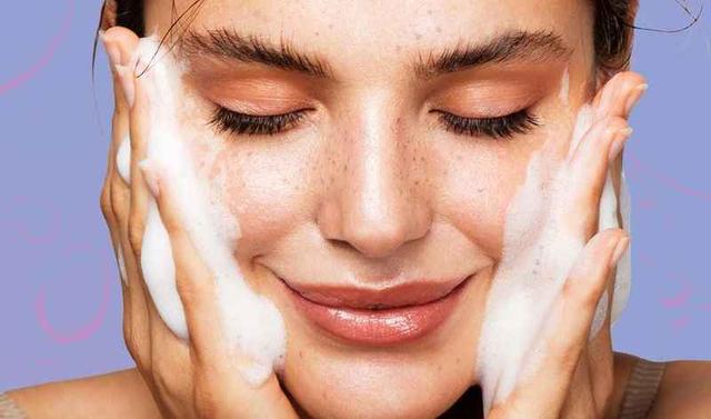 بهترین ژل شستشوی صورت و روشن کننده برای انواع پوست